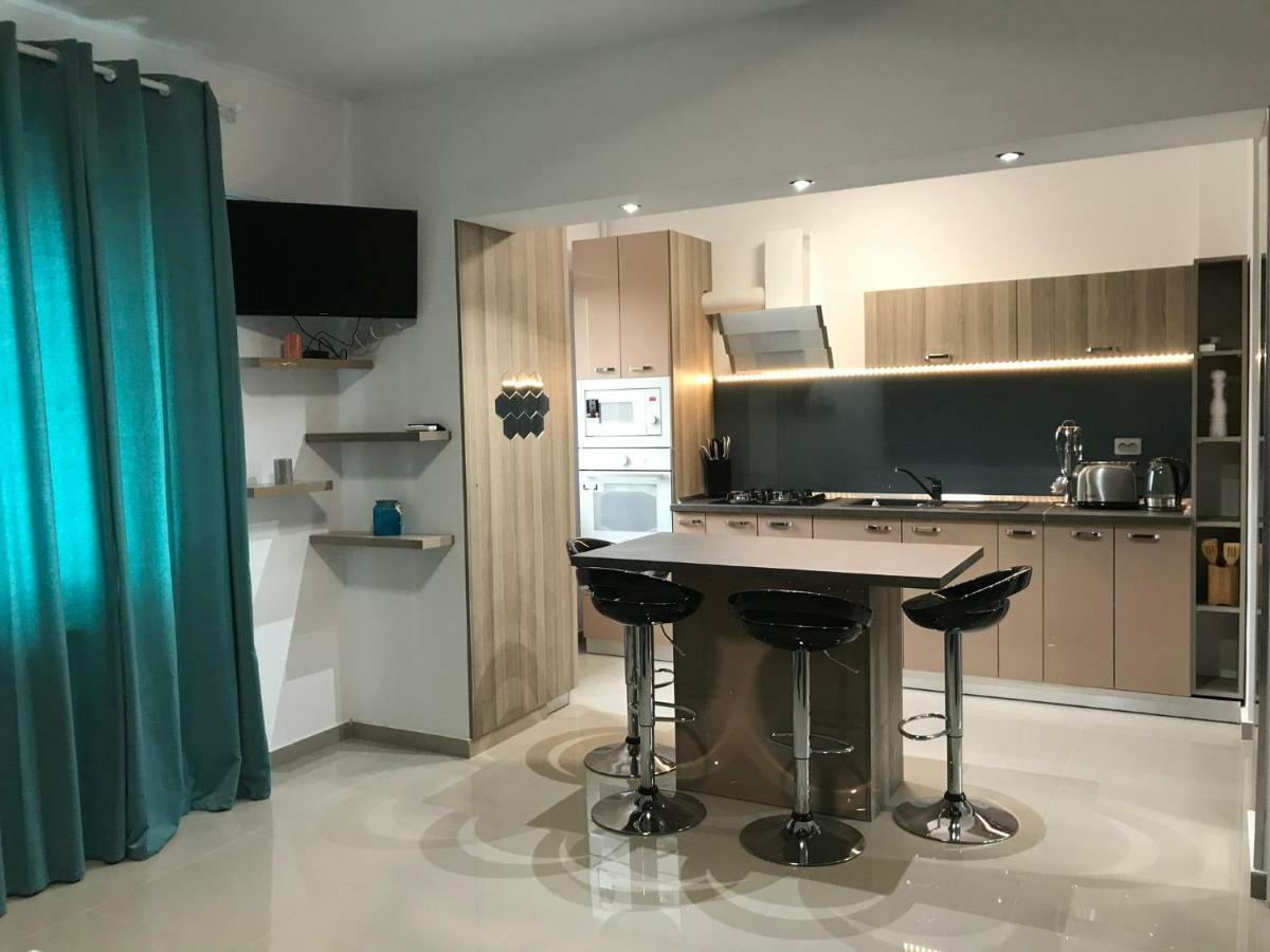 Luxury Flat 9 Near Metro Apartman Bukarest Kültér fotó