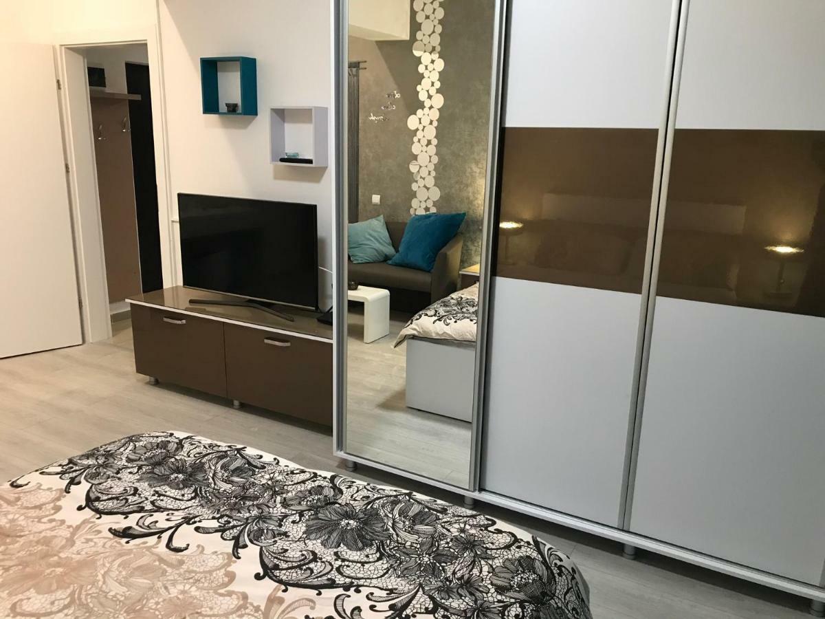 Luxury Flat 9 Near Metro Apartman Bukarest Kültér fotó