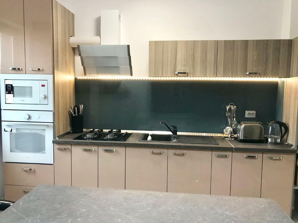 Luxury Flat 9 Near Metro Apartman Bukarest Kültér fotó